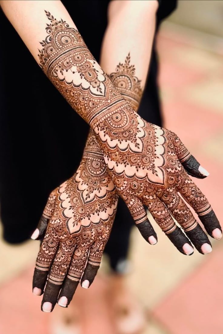 Bridal henna design with roses